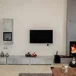 Mary Luxury House Villa