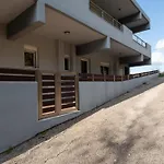 Mary Luxury House Embonas