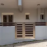 Mary Luxury House Έμπωνας